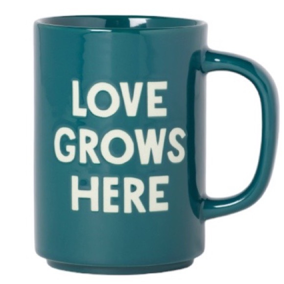 Room Essentials Other - NWT love grows here mug